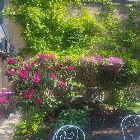 Au Puits De L'Abbaye Διαμέρισμα Μπουρζ Εξωτερικό φωτογραφία